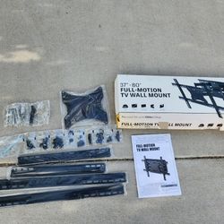 TV wall mount
#1: 26.5x10x3H"
#2: 25.5x7x3H"
as is condition
$10

P.S: You may need some more screws.
