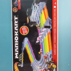 Hot Wheels Mario Kart Rainbow Road
