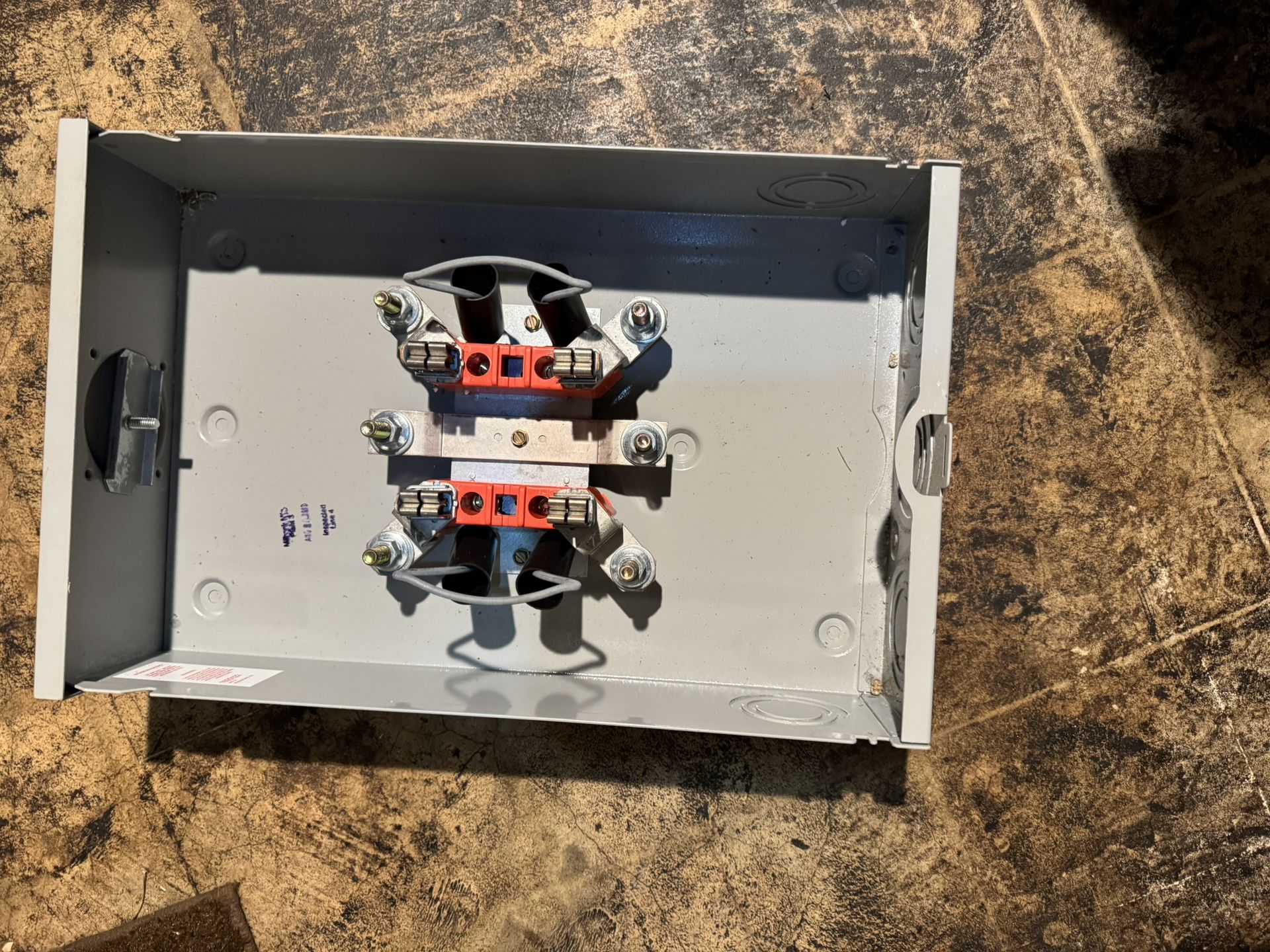 200 Amp 600 Watts Box New