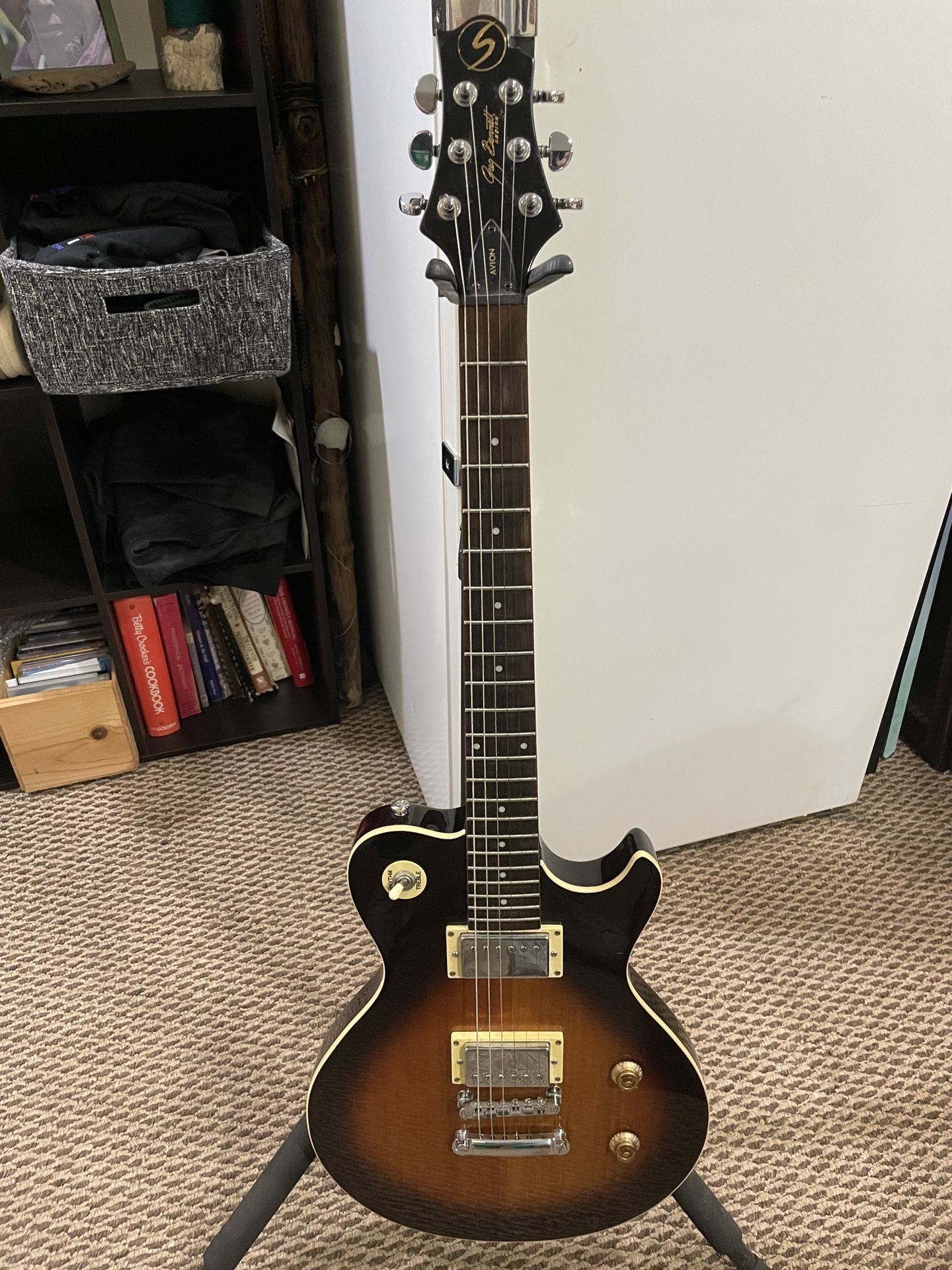 Used Greg Bennett Design by Samick Avion Solid Body Electric Guitar
