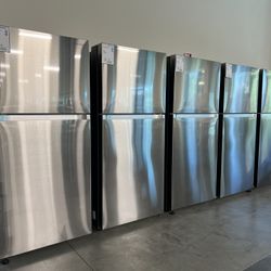 Samsung 18cu.ft Top Freezer Refrigerator w/Ice Maker - We Finance🔥