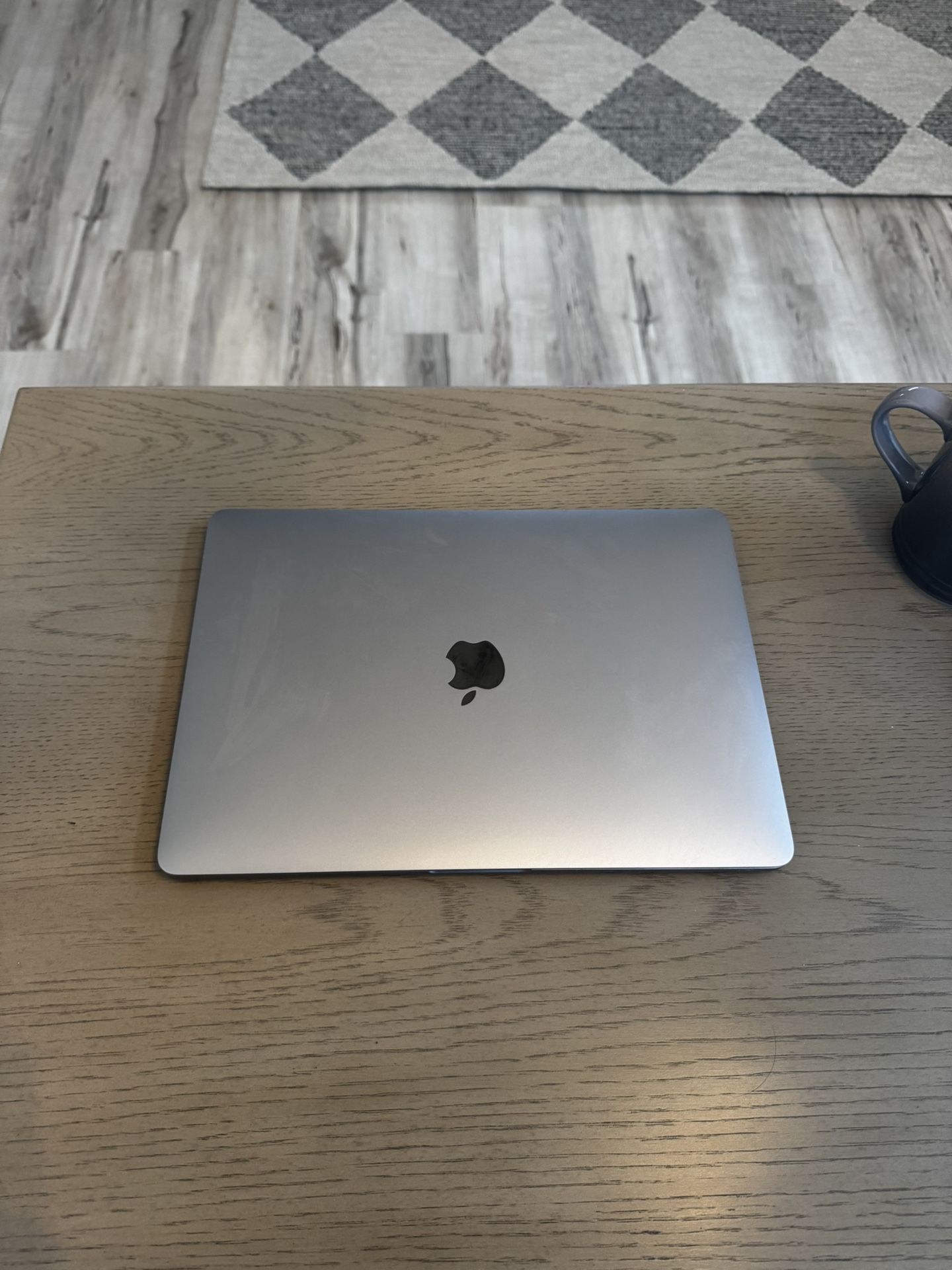 Apple MacBook