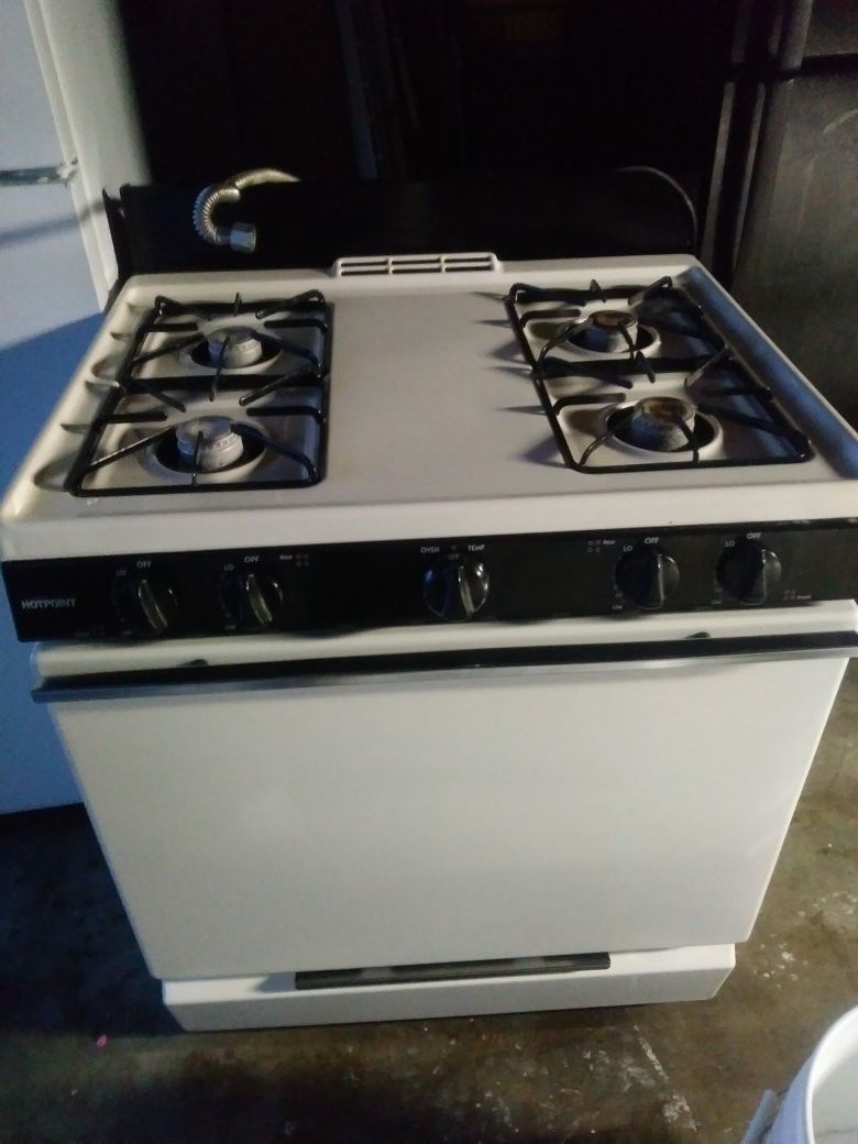 Hotpoint Small Gas Stove White (used) for Sale in Moreno Valley, CA -  OfferUp