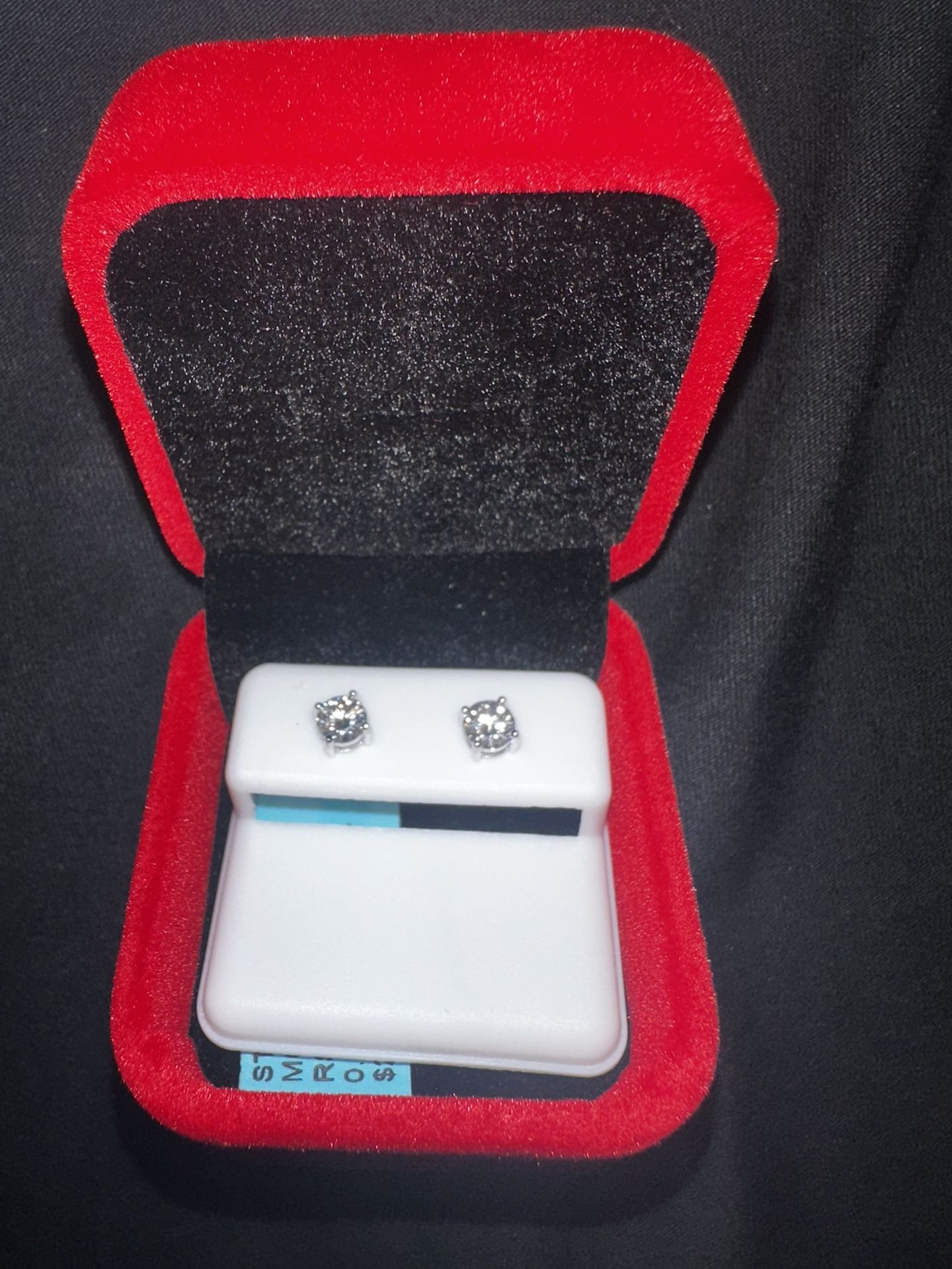 Brand New Sterling Silver .85ct Round Cut Screwback Earrings 