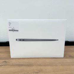 13" MacBook Air M1 8 Core*512GB SSD*16GB RAM