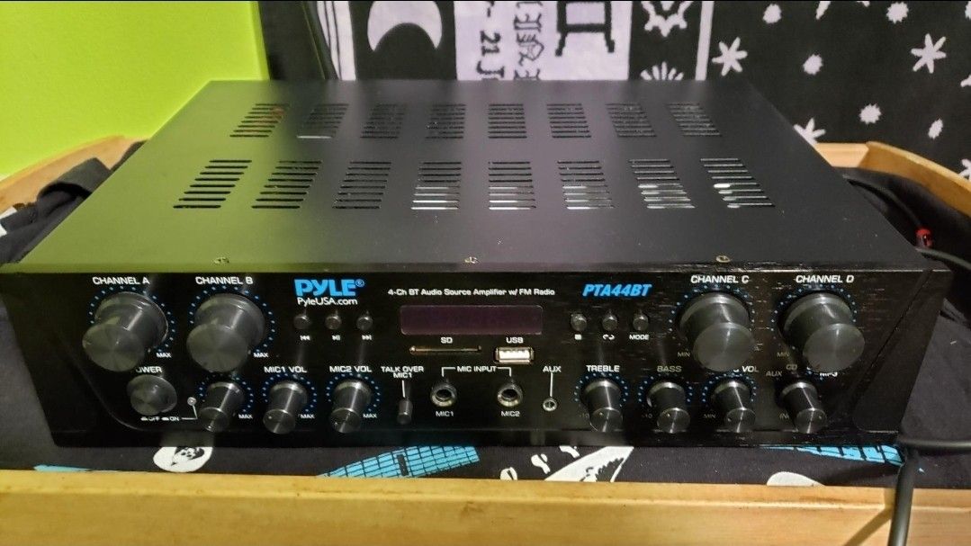 Pyle 500W 4-Channel Karaoke Bluetooth Amplifier / Home Stereo Receiver for Wireless Music Streaming - with AUX - FM - RCA - Sub Out - USB - A / SD MP3