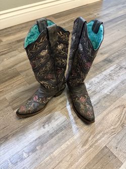 Embroidered Floral Cowboy Boots size 7 1/2