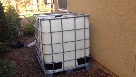 250 Gallon Water Tank 