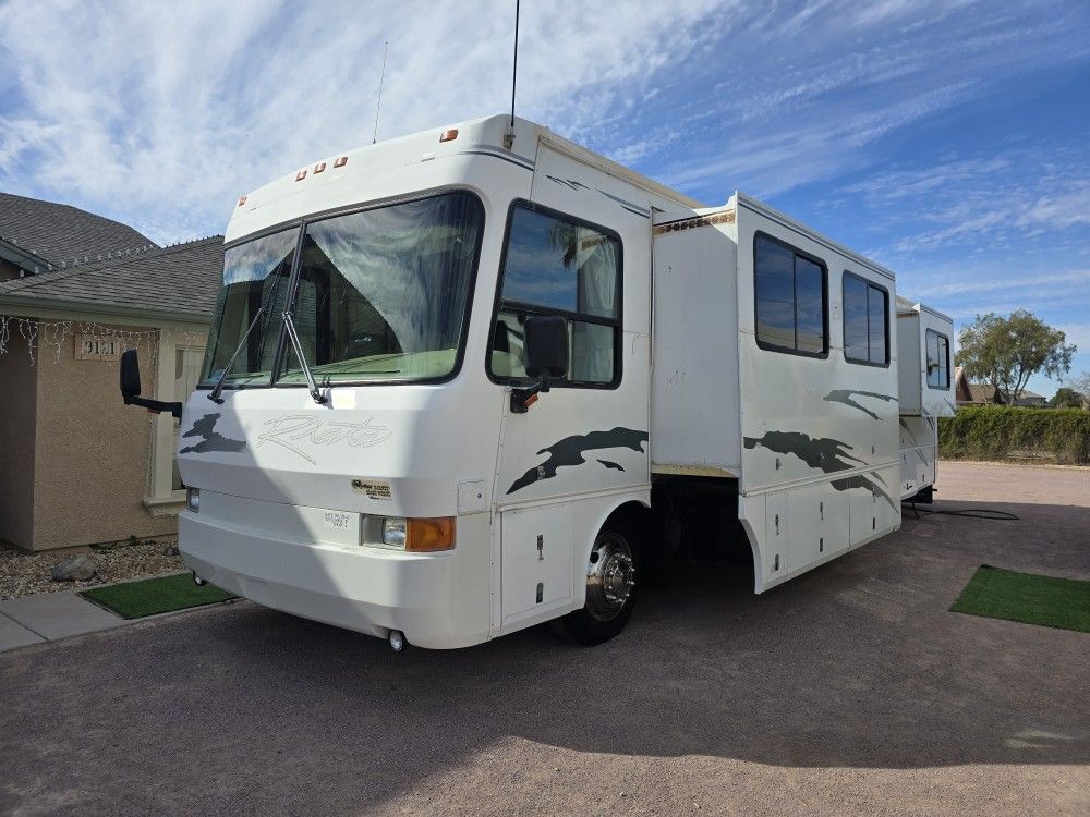 2002 Rata 37ft Diesel Double slide