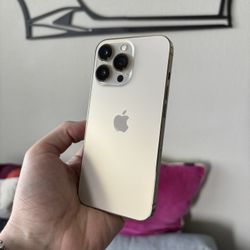 Apple iPhone 13 Pro 128GB Unlocked to any carrier! 90 day warranty! We offer financing!