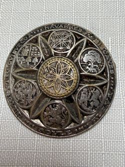 “Zazpiak Bat” Heraldic Souvenir Pendant
