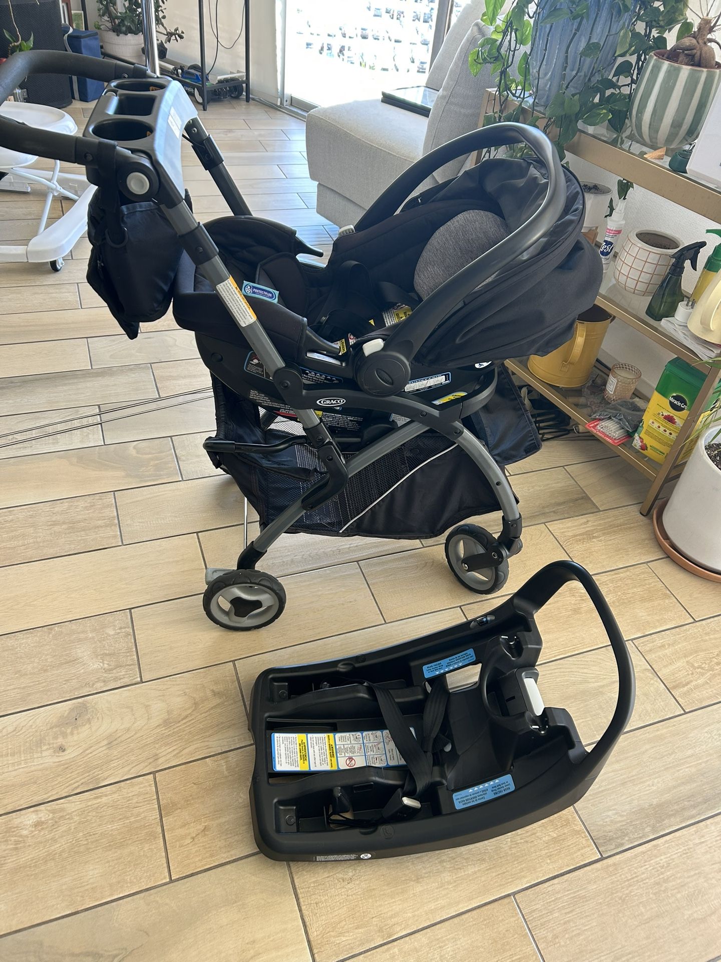 Graco Snugfit 35 With Stroller Attachment