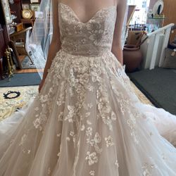 Wedding Gown, Haley Paige Pink, brand new, size medium