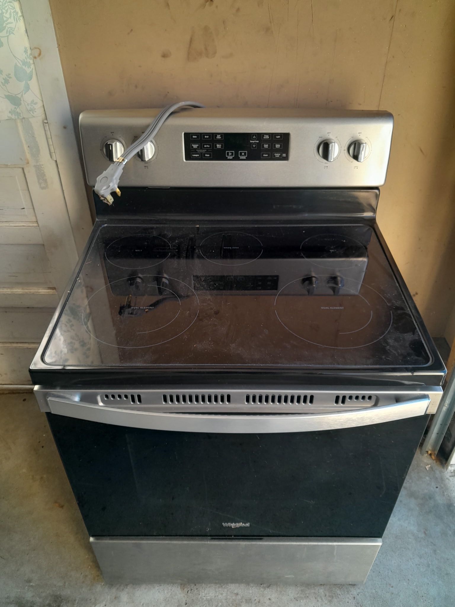 Estufa Eletrica. En Buenas Condiciones