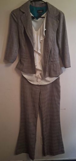 A. Byer Women's Blazer and Pants Suit Set size small 3