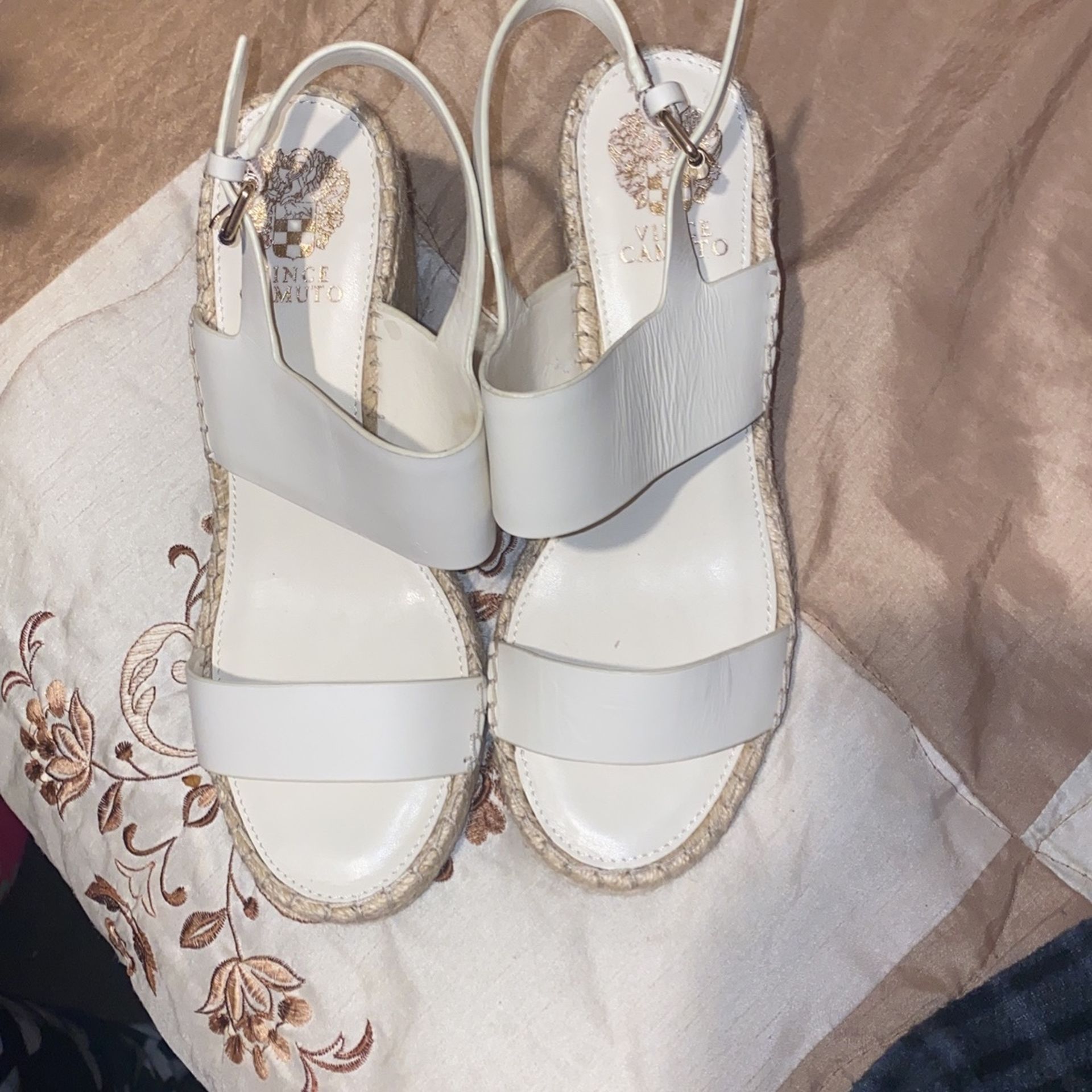 vince camoto wedges heels