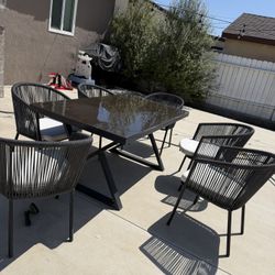 Outdoor Table And Chairs 