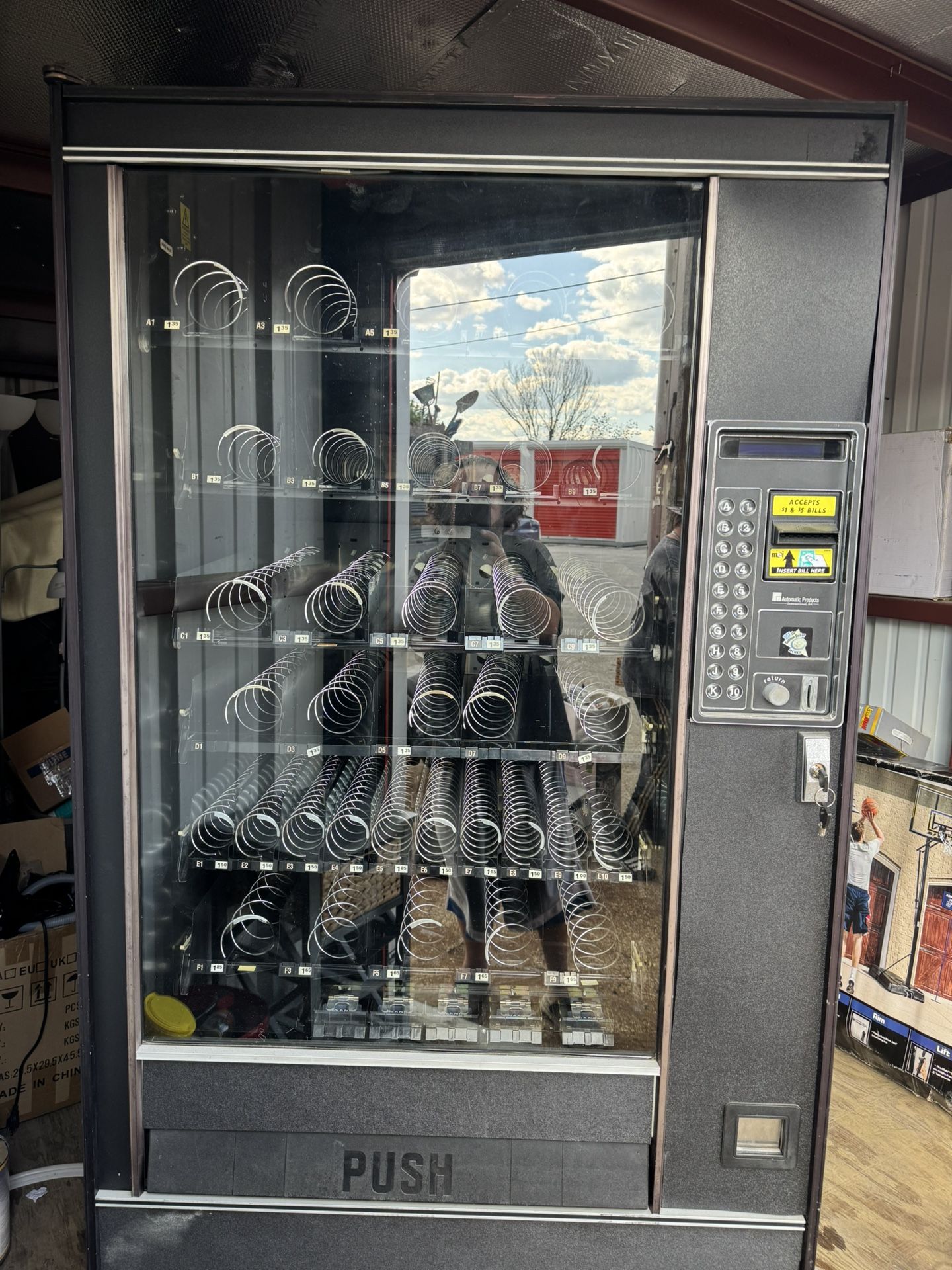 Can Vending Machine In Super Great Shape