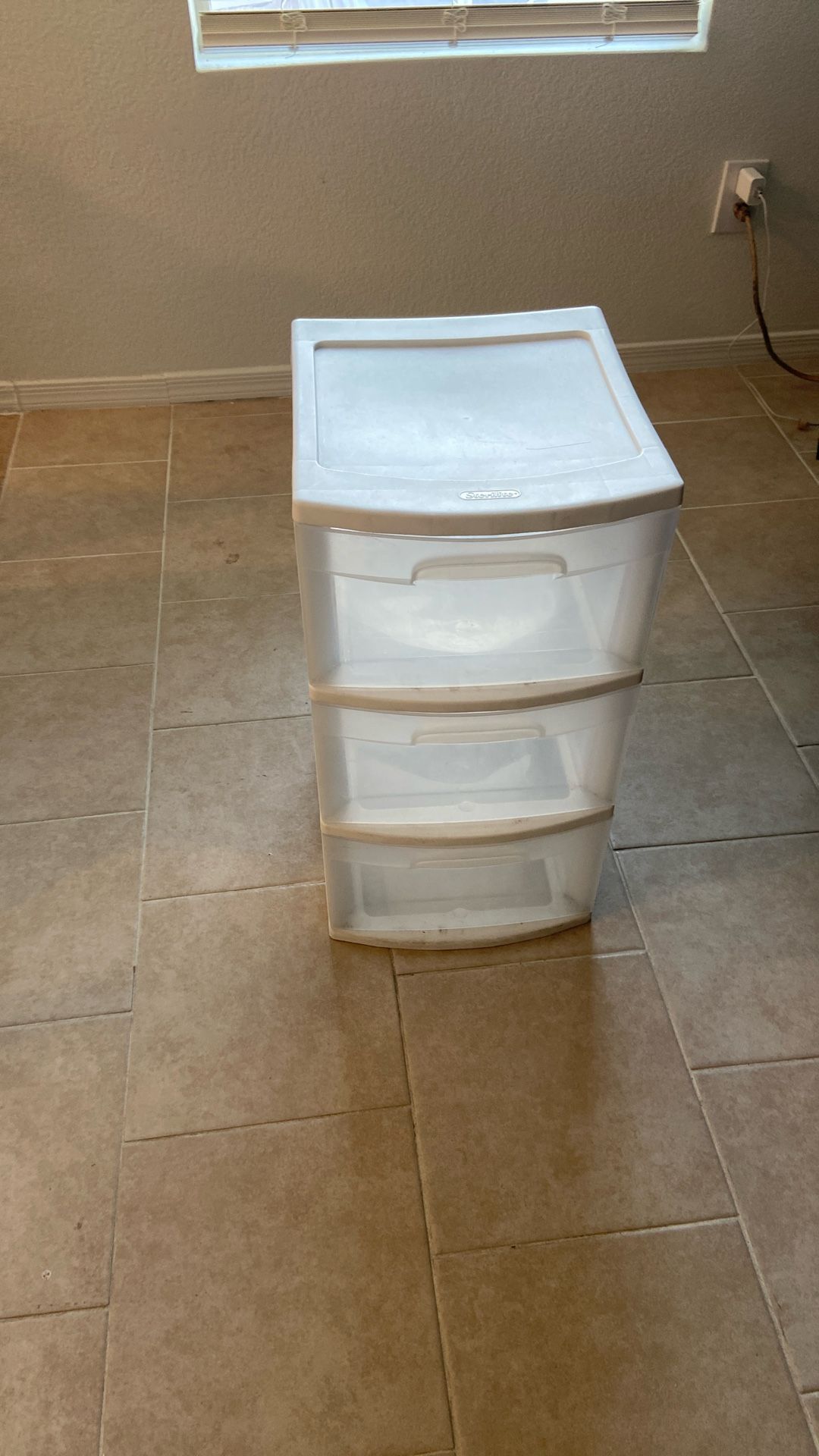Cabinet Plastic 3 Drawer