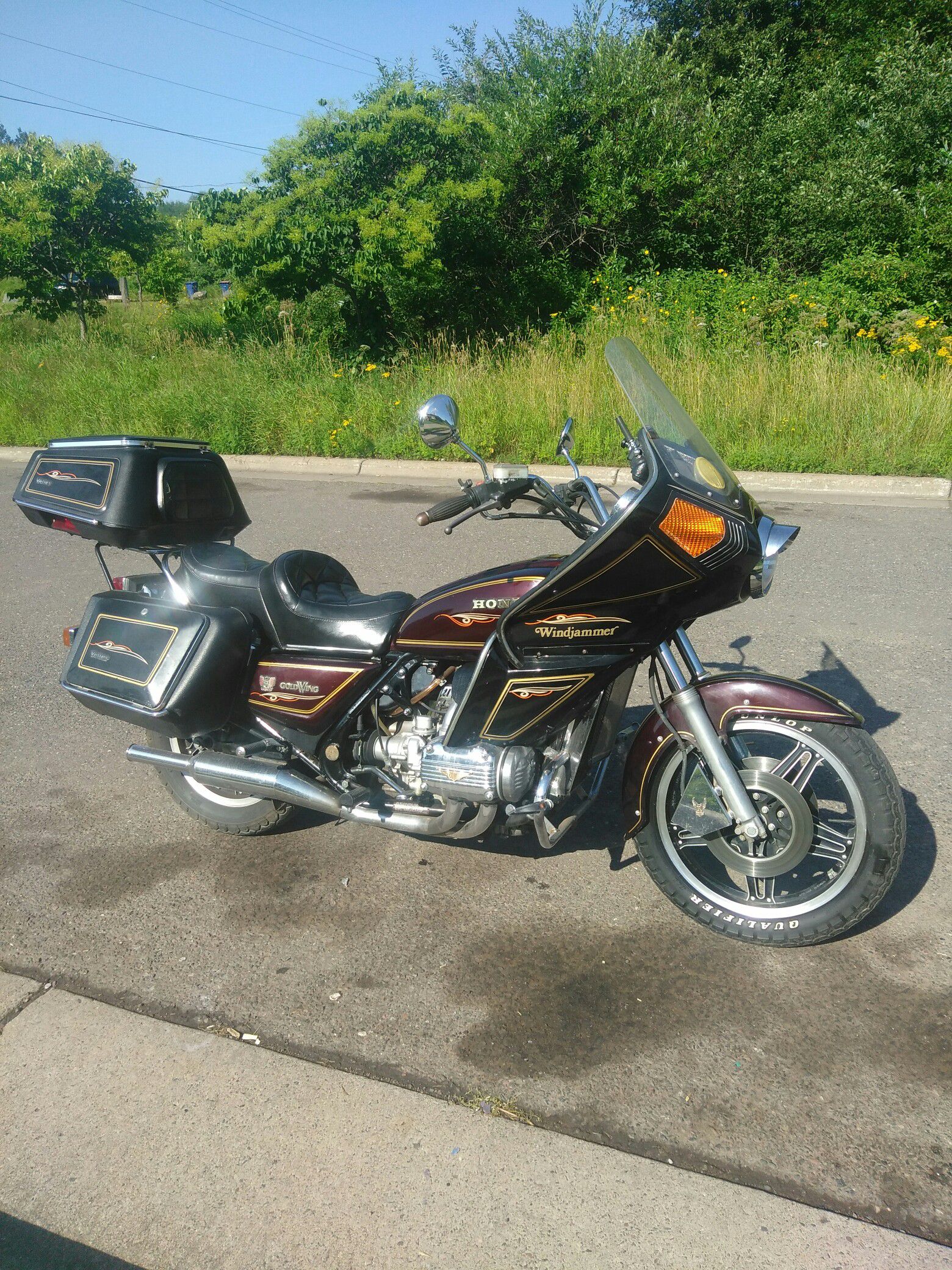 Photo 1982 Gold Wing Honda motorcycle