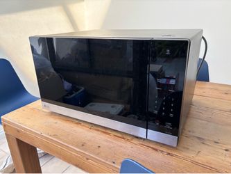 LG Neochef Countertop Microwave