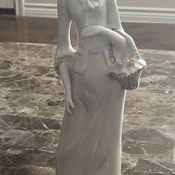 Porcelain Figurine Lady 