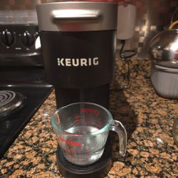 K-Slim Single Serve K-Cup Coffee Maker Works Great It's Been Cleaned  Used A Handful Of Times Only Must Pickul