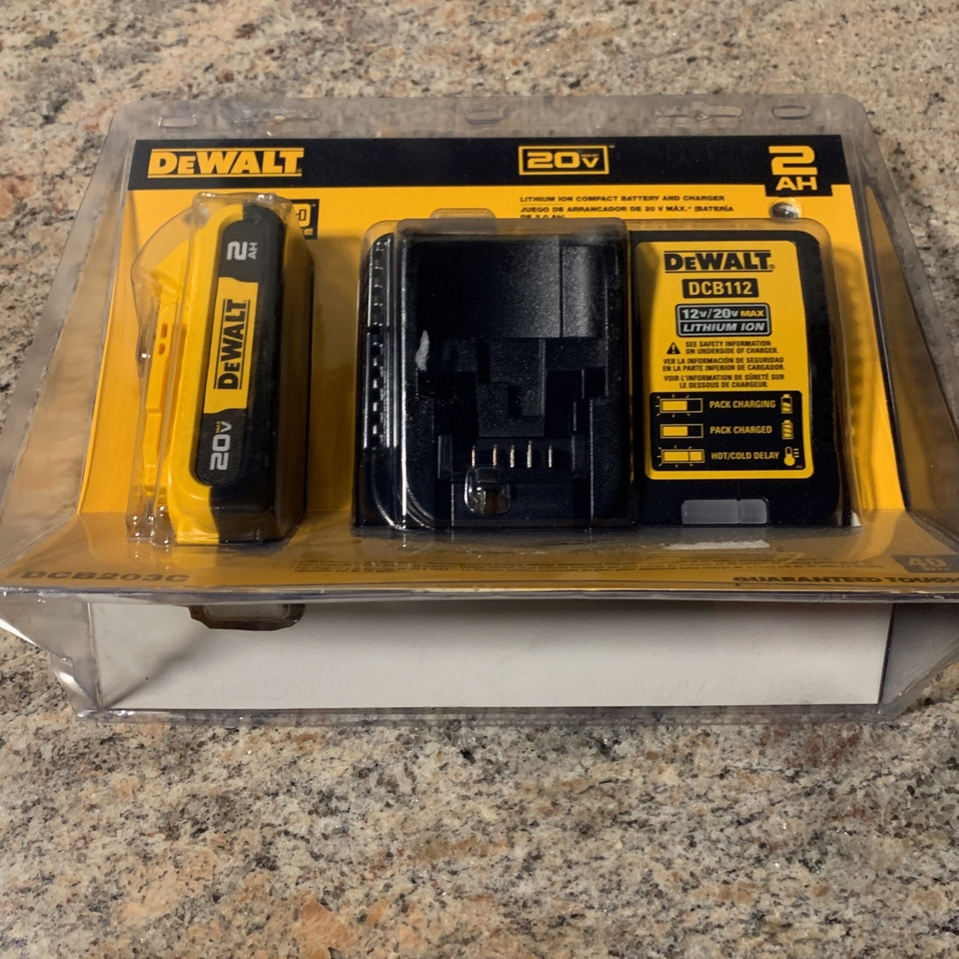 DEWALT 20 Volt Ah MAX Lithium Ion Battery Pack with Charger