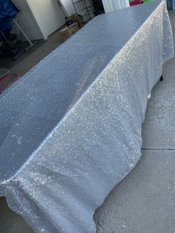 Silver shiny table cloth