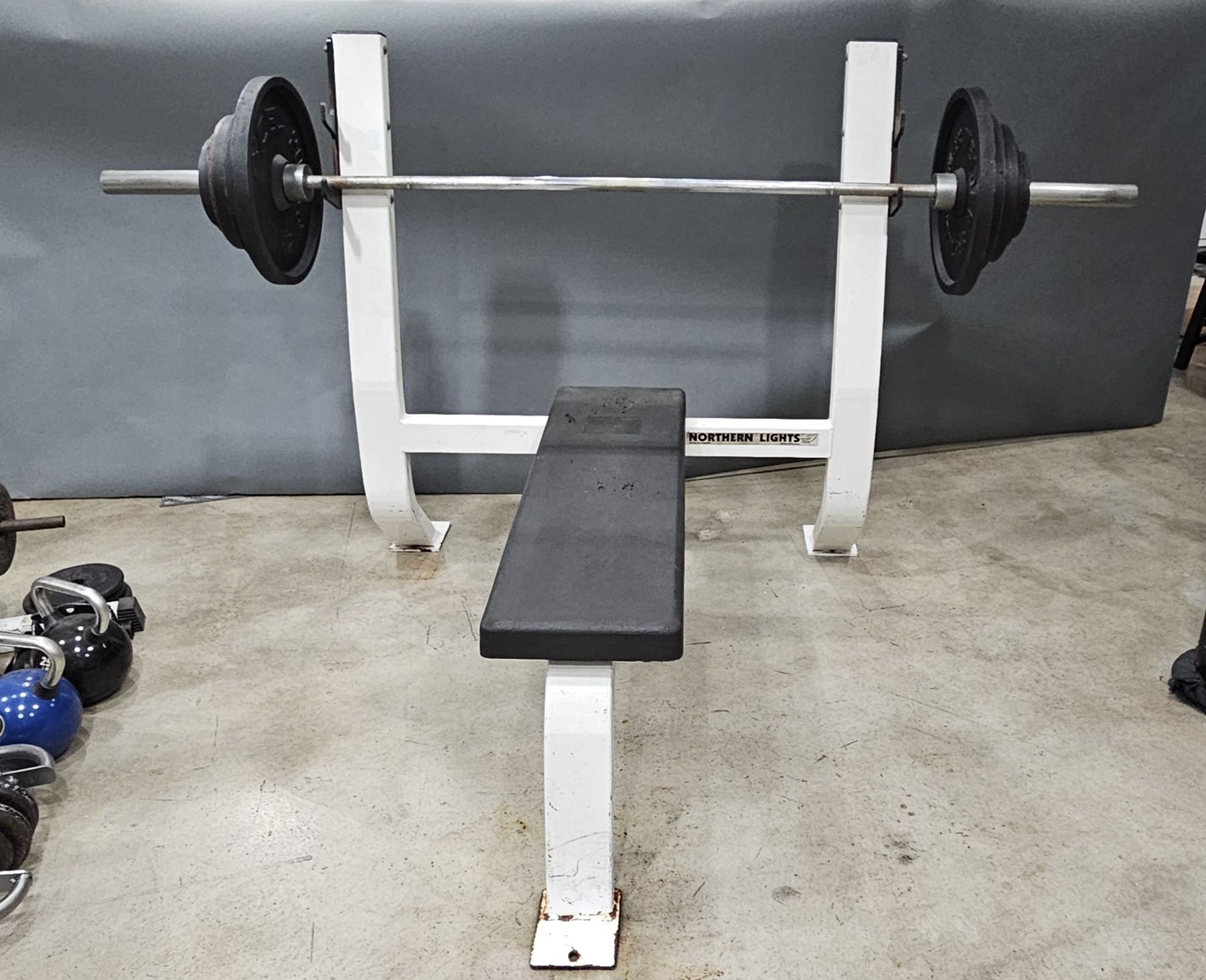 Bench Press Bench with Olympic Bar & Weights