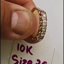 10K Solid Gold Wedding Ring CUBIC ZIRCONIUM STONES Size 7.5