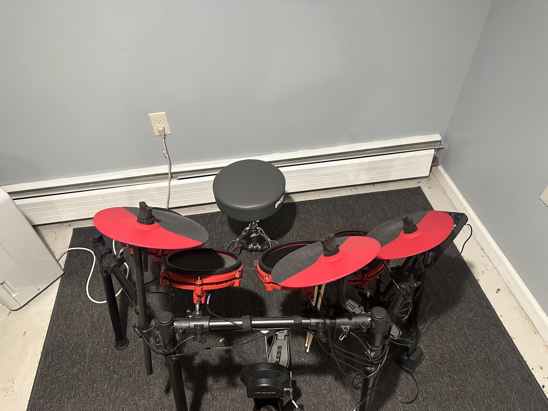 Alesis Nitro Max 8-Piece Electronic Drum Set