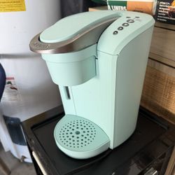 Mint Green Keurig Coffee Maker – Works Great