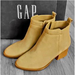 Gap Genuine suede booties