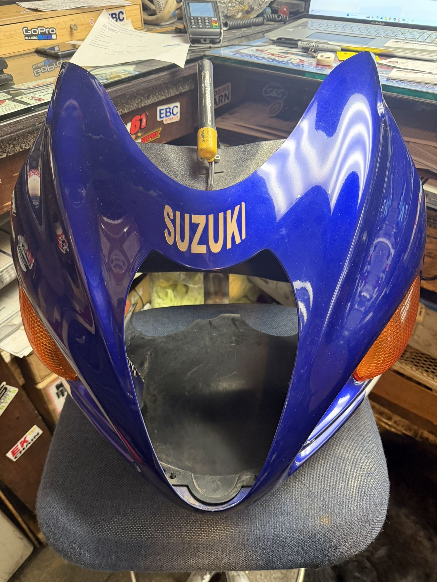 Hayabusa cowling front with turn signals 2000 Suzuki 94401.24F20