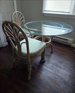 Rattan Glass dining table & 4 chair (I'll move out in August)