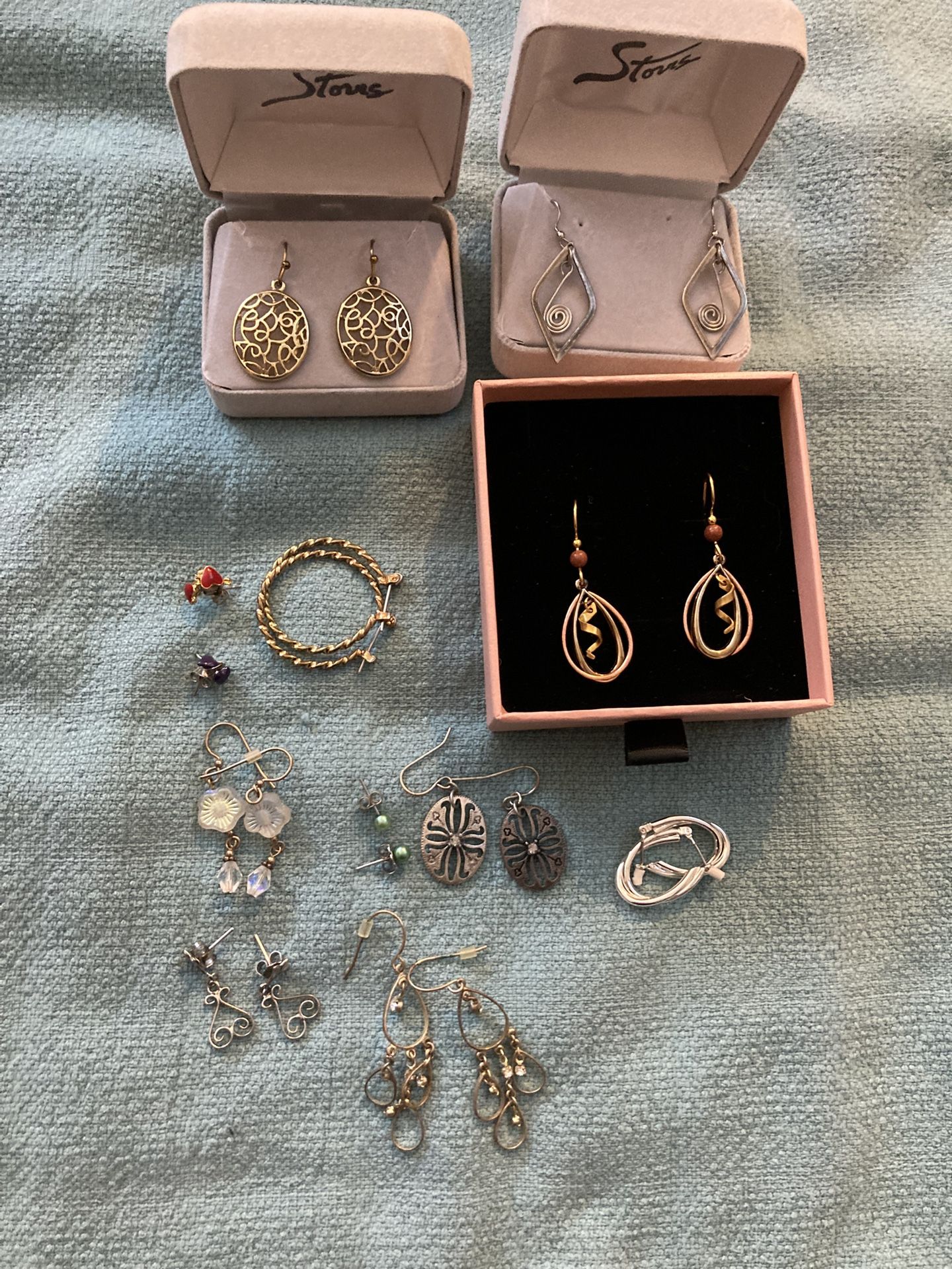 Earrings (lot)