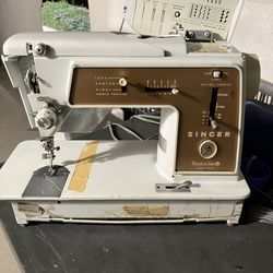 Singer Sewing Machine 
