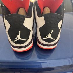 Jordan 4 