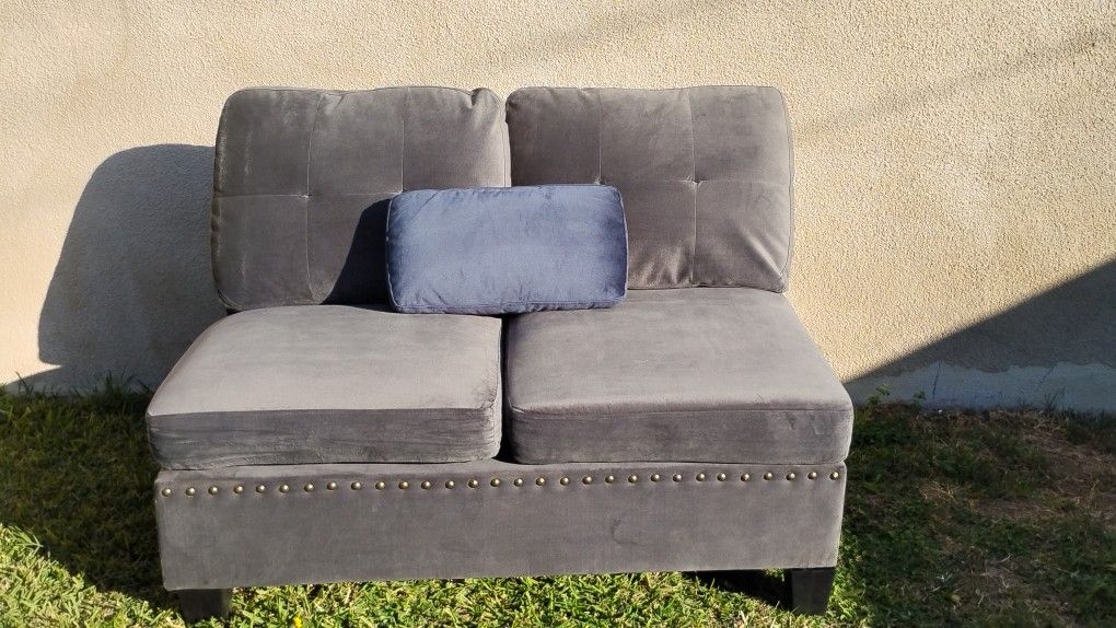 Loveseat 