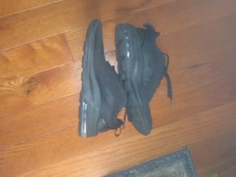 Nike Air Max Motion 2 Size 8 Mens