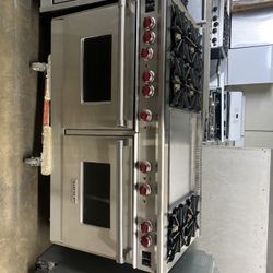 Wolf 60”Wide All Gas Range Stove In Stainless Steel With 24”Griddle 