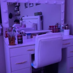 white n gold vanity