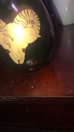 Egg Aries black an gold