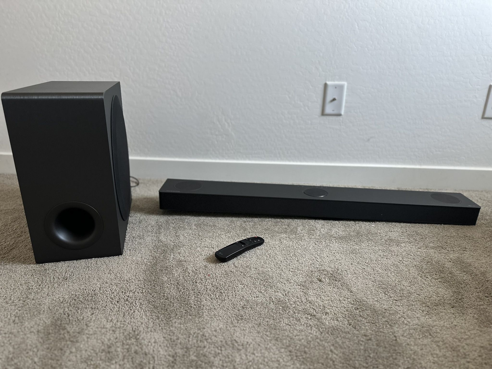 Soundbar and Wireless Subwoofer -LG
