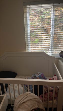 Baby crib with the mattress included