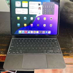 iPad Pro 13 inch (M4) Version 18.4.1 512GB