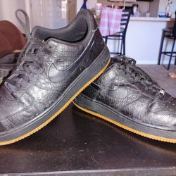 men's size 13 used ln great condition 40 per pair or 100 for all