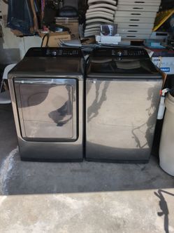 Samsung washer and dryer. Mate black, like brand new. Great condition