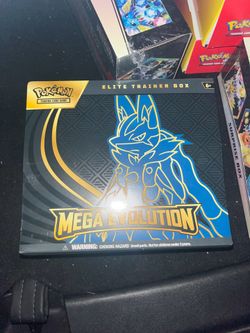 Pokemon Mega Evolution Lucario ETB